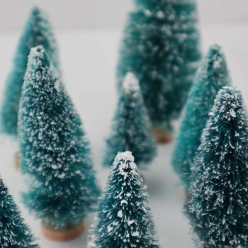 5 ks Mini Vianočný Stromček Sisal Hodváb Cedar Ornamenty Zelené Vianočný Strom pre Domáce Narodeniny, Svadba DIY Zimná Strana Stôl Dekorácie